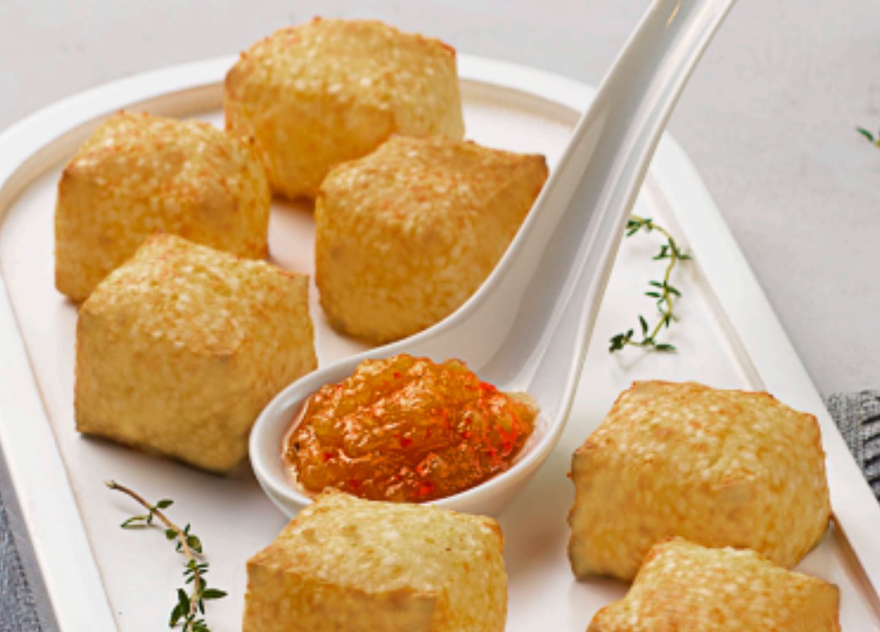 Dadinhos de Tapioca com Geleia de Abacaxi e Pimenta
