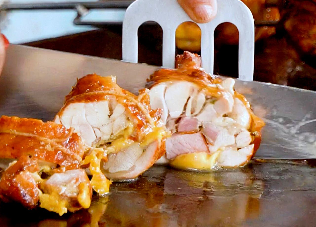 Sobrecoxa com queijo e bacon