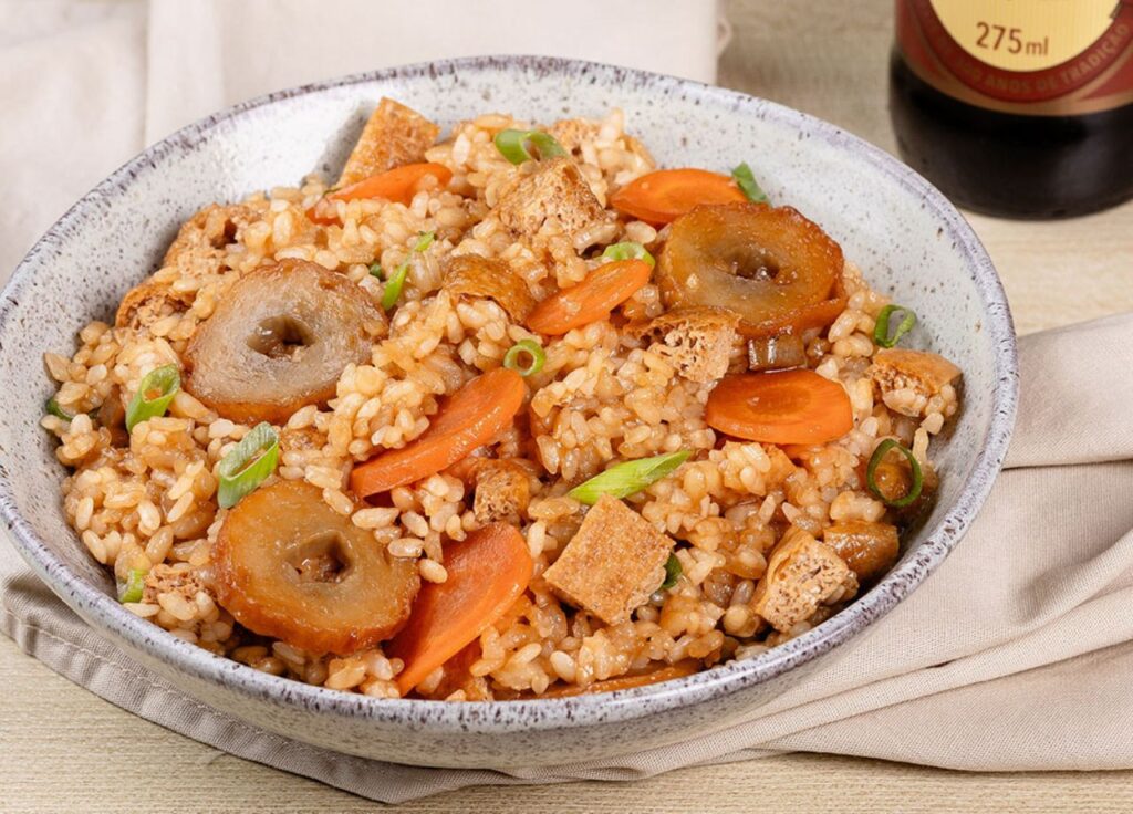 Takikomi Gohan Arroz Temperado a Moda Japonesa